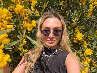 Pussy DelaineClowerd
